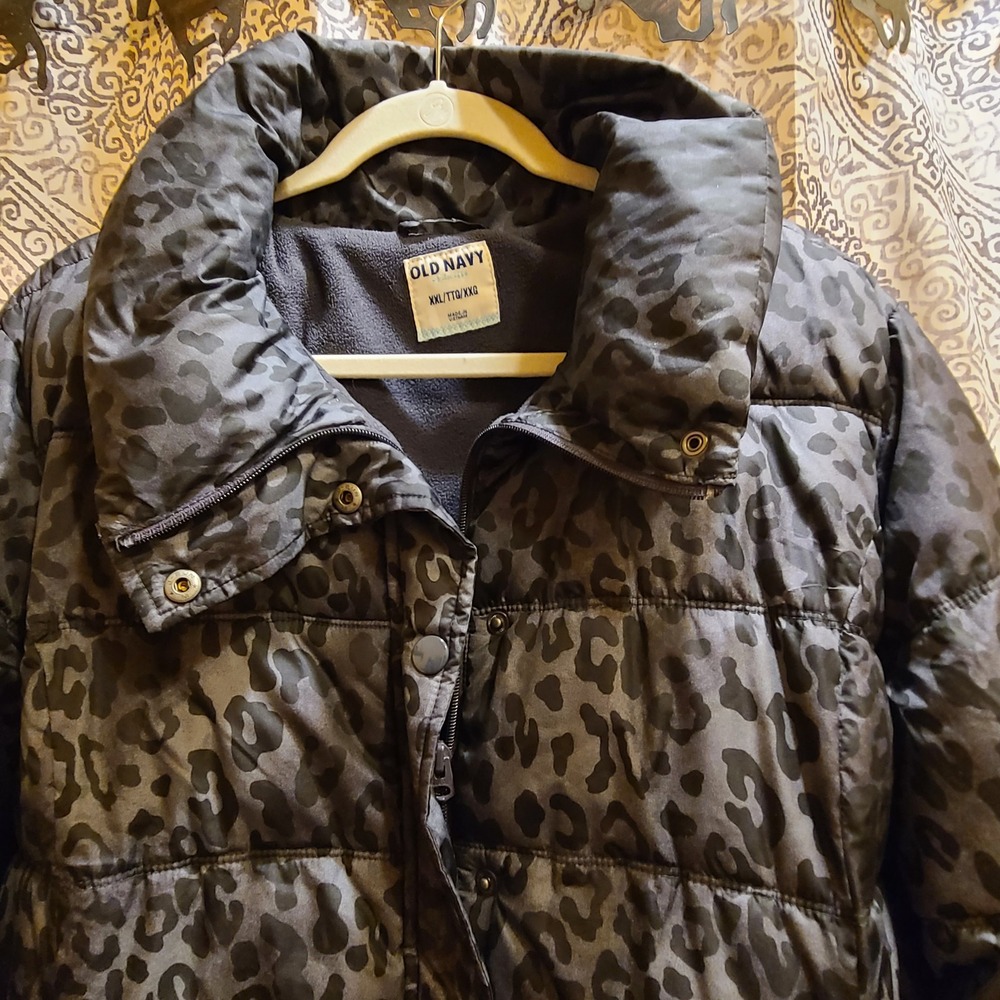 Old Navy Puffer Jacket Womens XXL Gray Black Leopard Print Used Quilted Fleece - Picture 2 of 11
